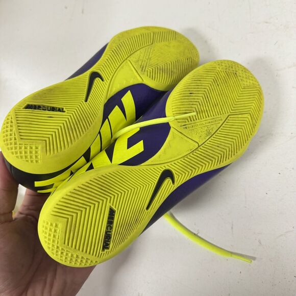 Athletic_Shoes